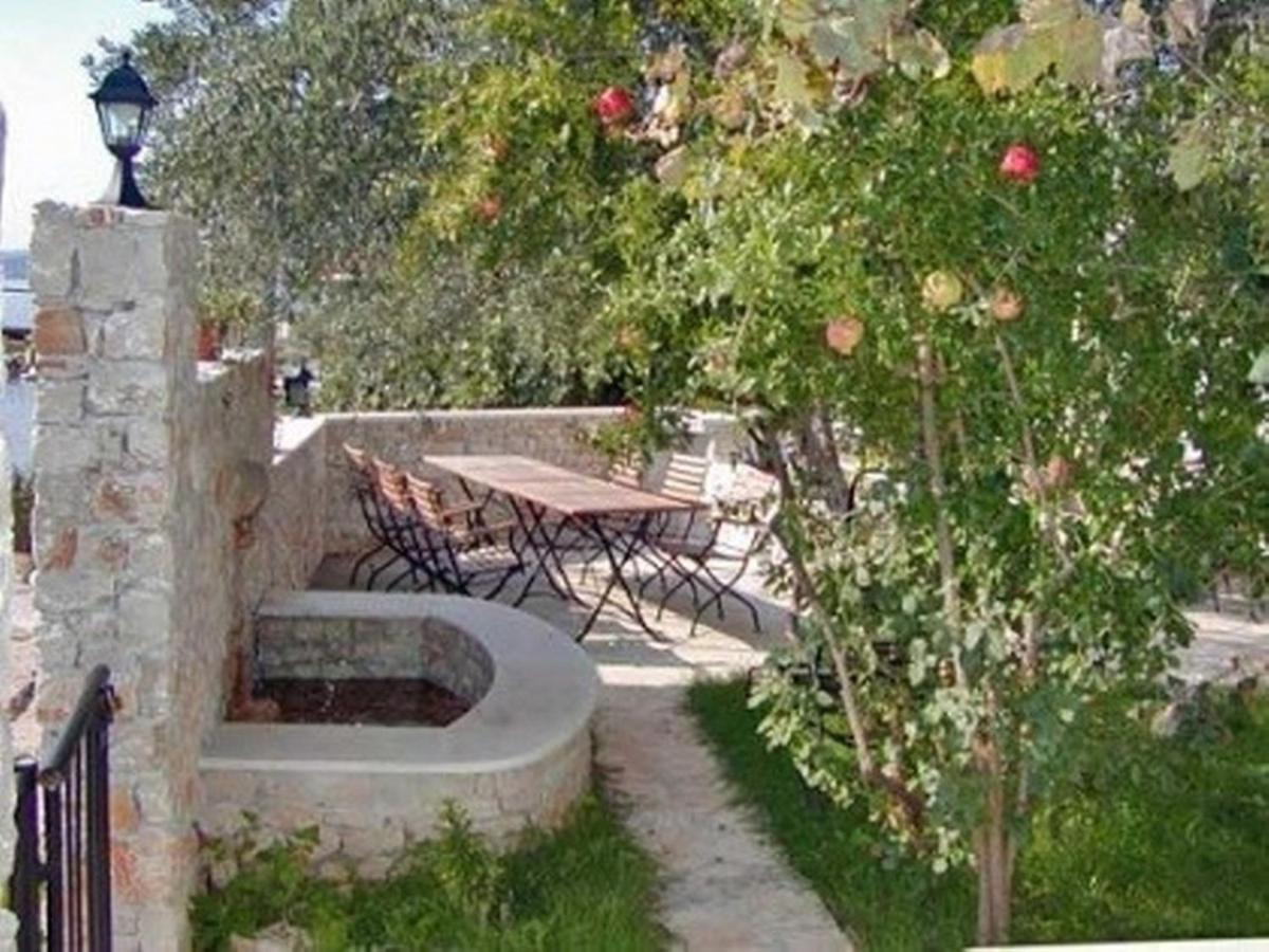 Apartments Doria - 20M From Beach Трогир Экстерьер фото